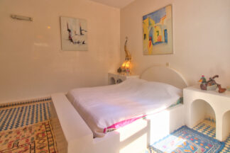 Chambre calme et lumineuse